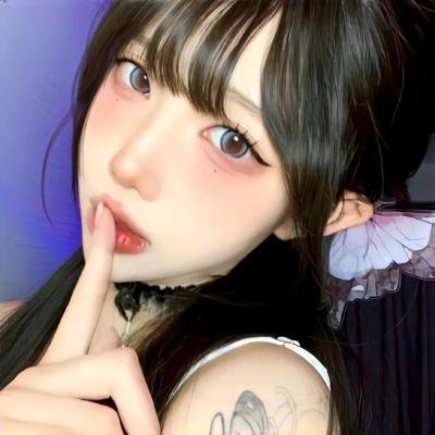 八个拔河女
